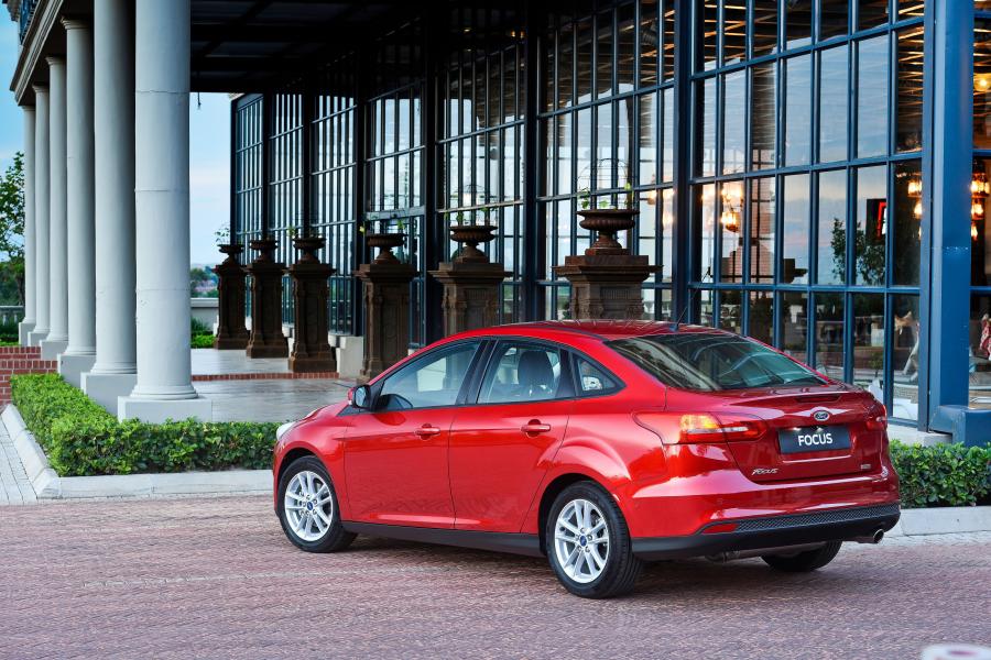  Ford Focus Sedan 2015 года  (ZA) (фото 28 из 29)